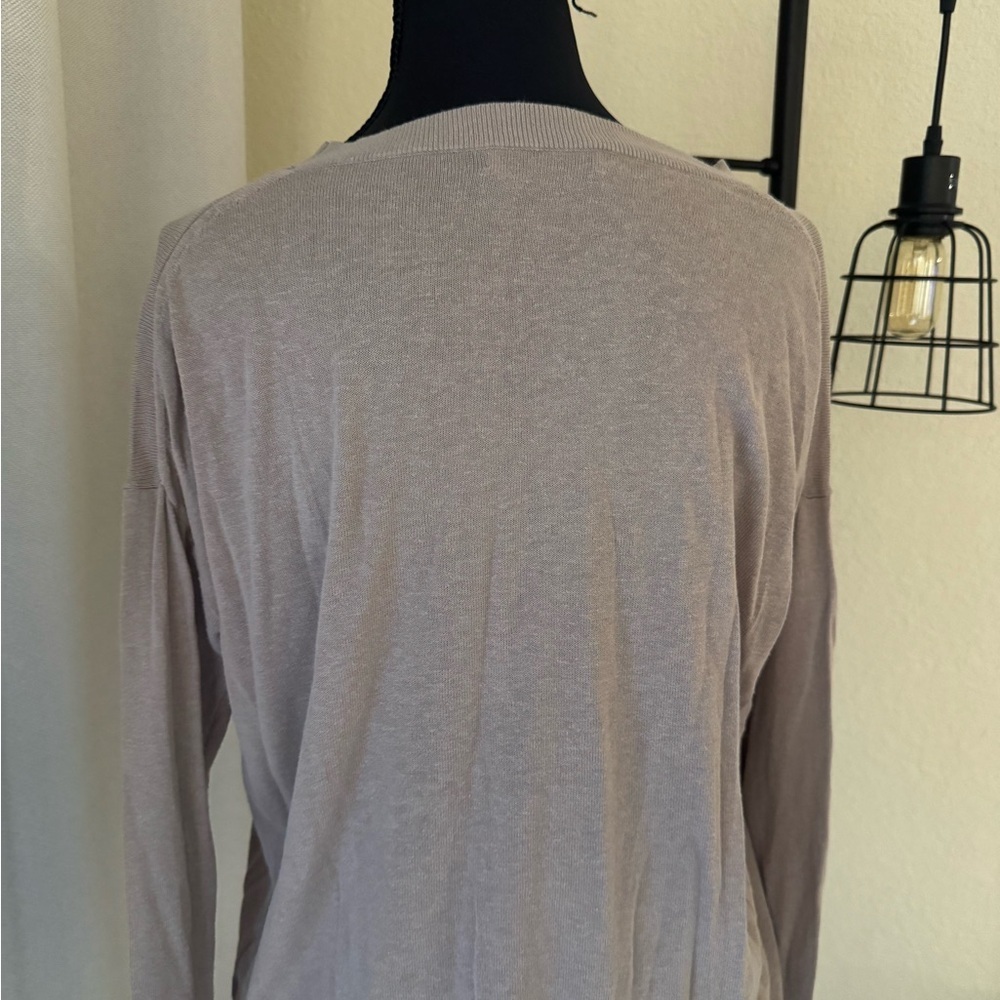 Aritzia Babaton Lightweight Knit Sweater Small Beige Minimalist Quiet Luxury - Picture 6 of 7